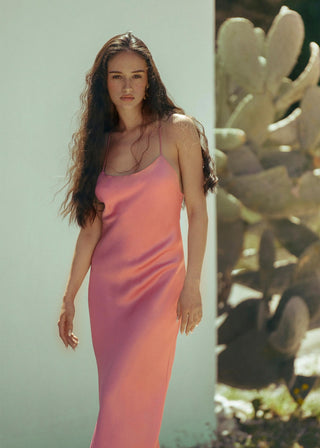 Рокля Alma в розово