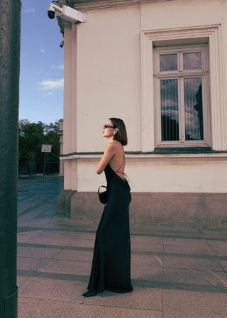 Рокля Amina в черно